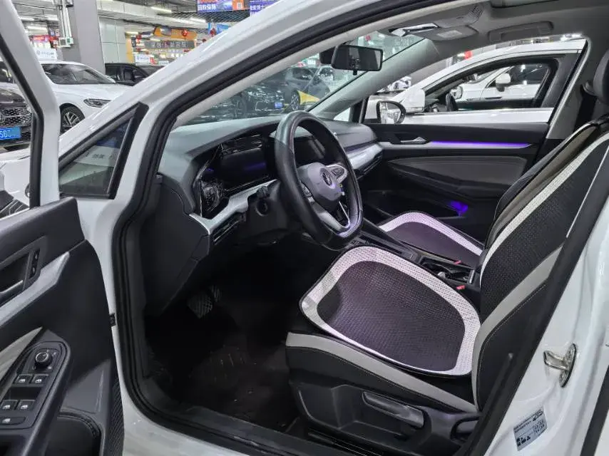 2021 VOLKSWAGEN GOLF thumbnail 2