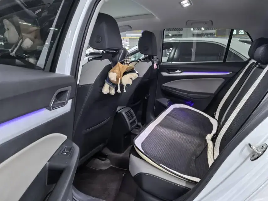 2021 VOLKSWAGEN GOLF thumbnail 3