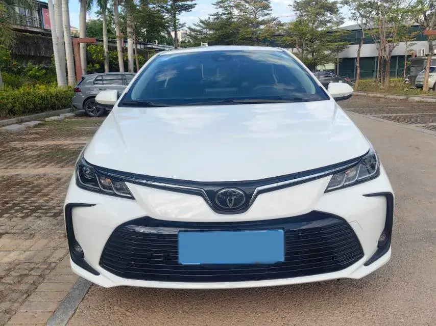 2019 TOYOTA COROLLA thumbnail 2