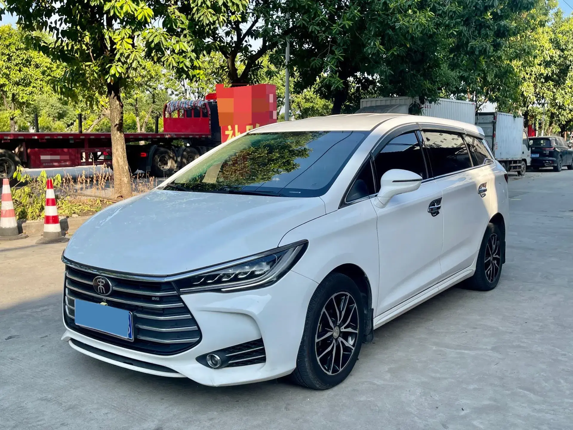 2018 BYD SONG view 1