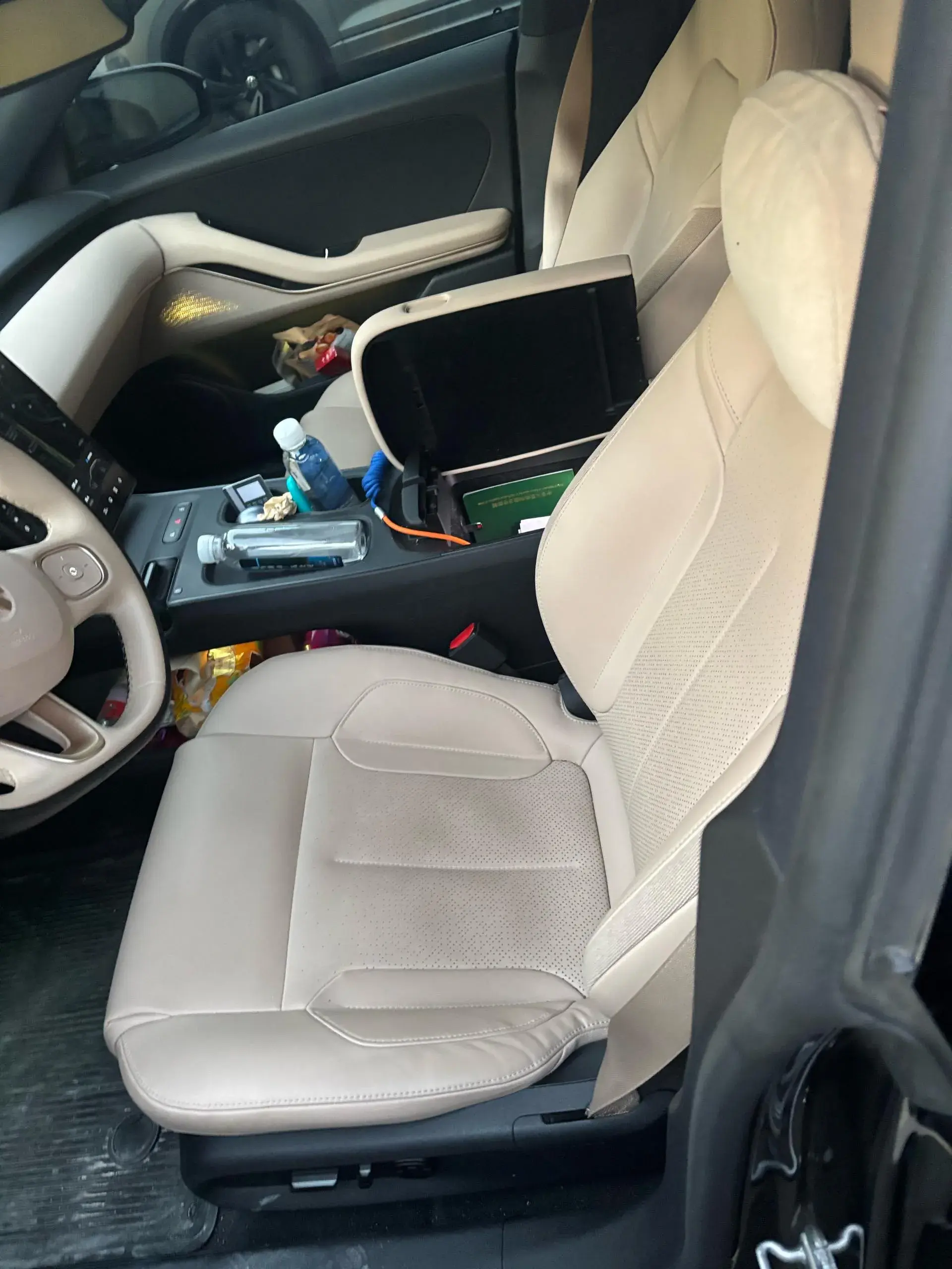 2023 NIO ET5T thumbnail 4