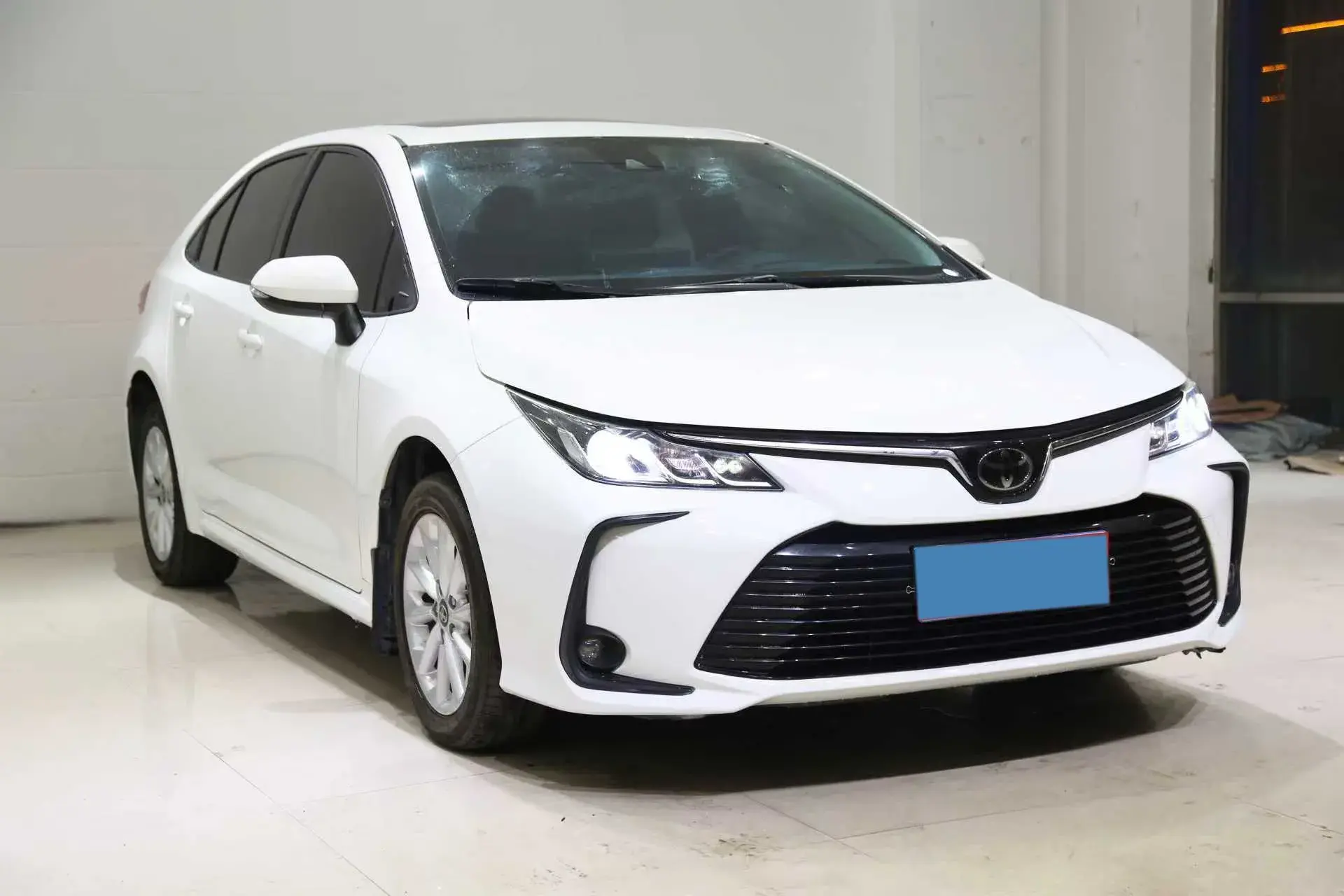 2021 TOYOTA COROLLA thumbnail 3