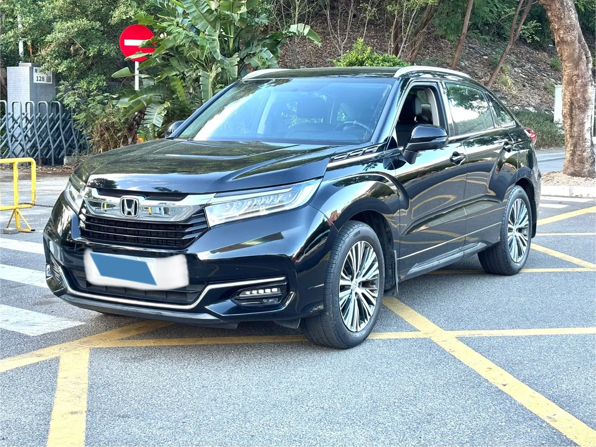2020 HONDA AVANCIER view 1