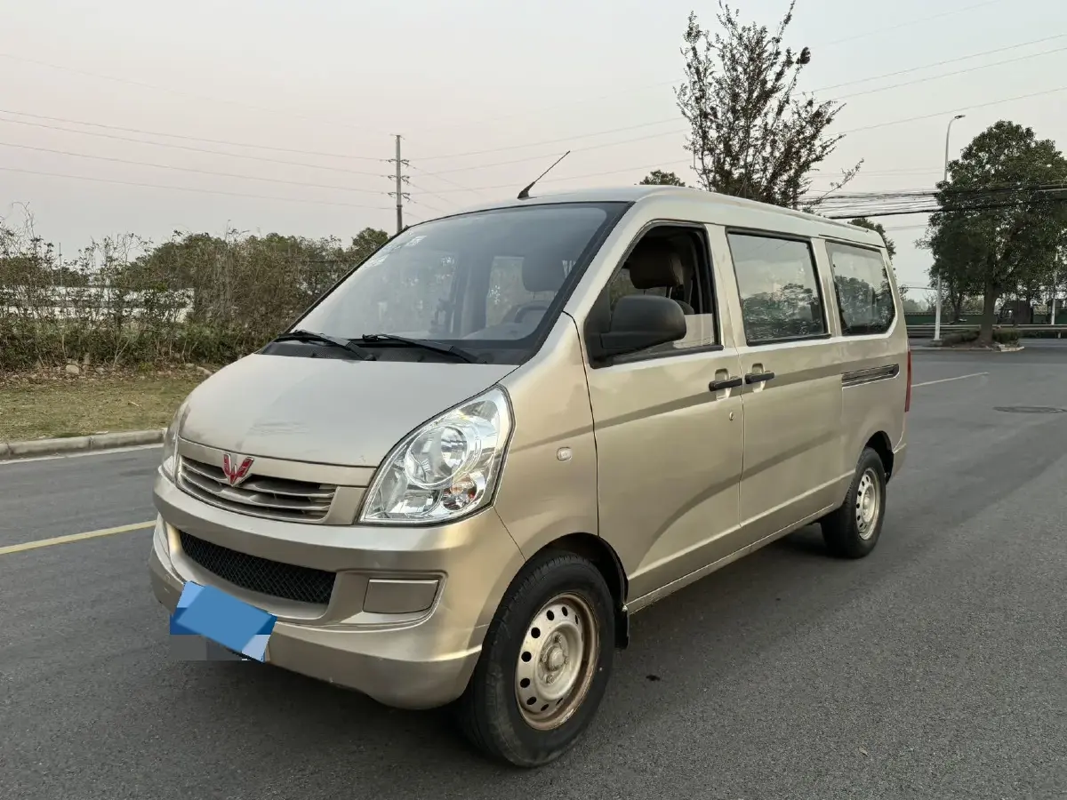 2019 WuLing RongGuang 1.5L 107HP L4 5MT