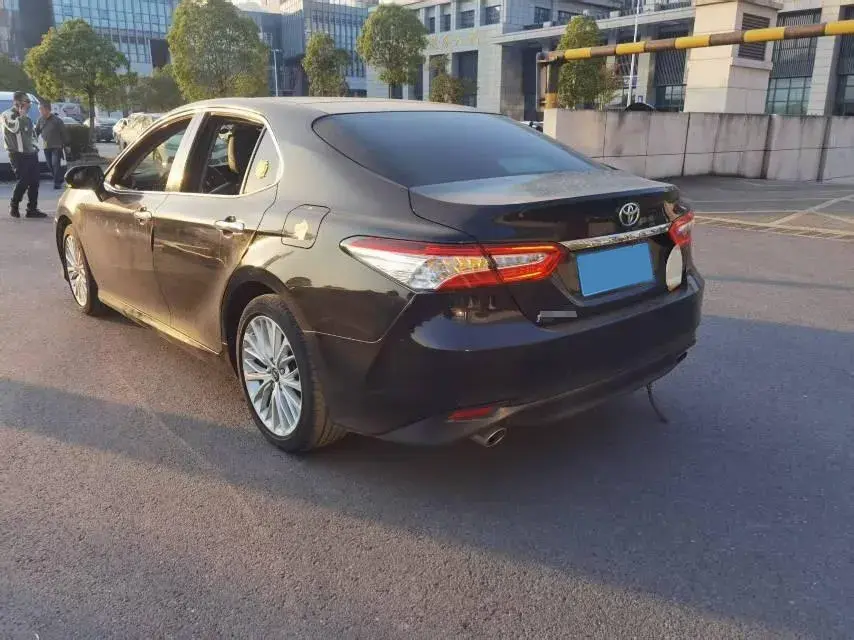 2019 TOYOTA CAMRY thumbnail 4