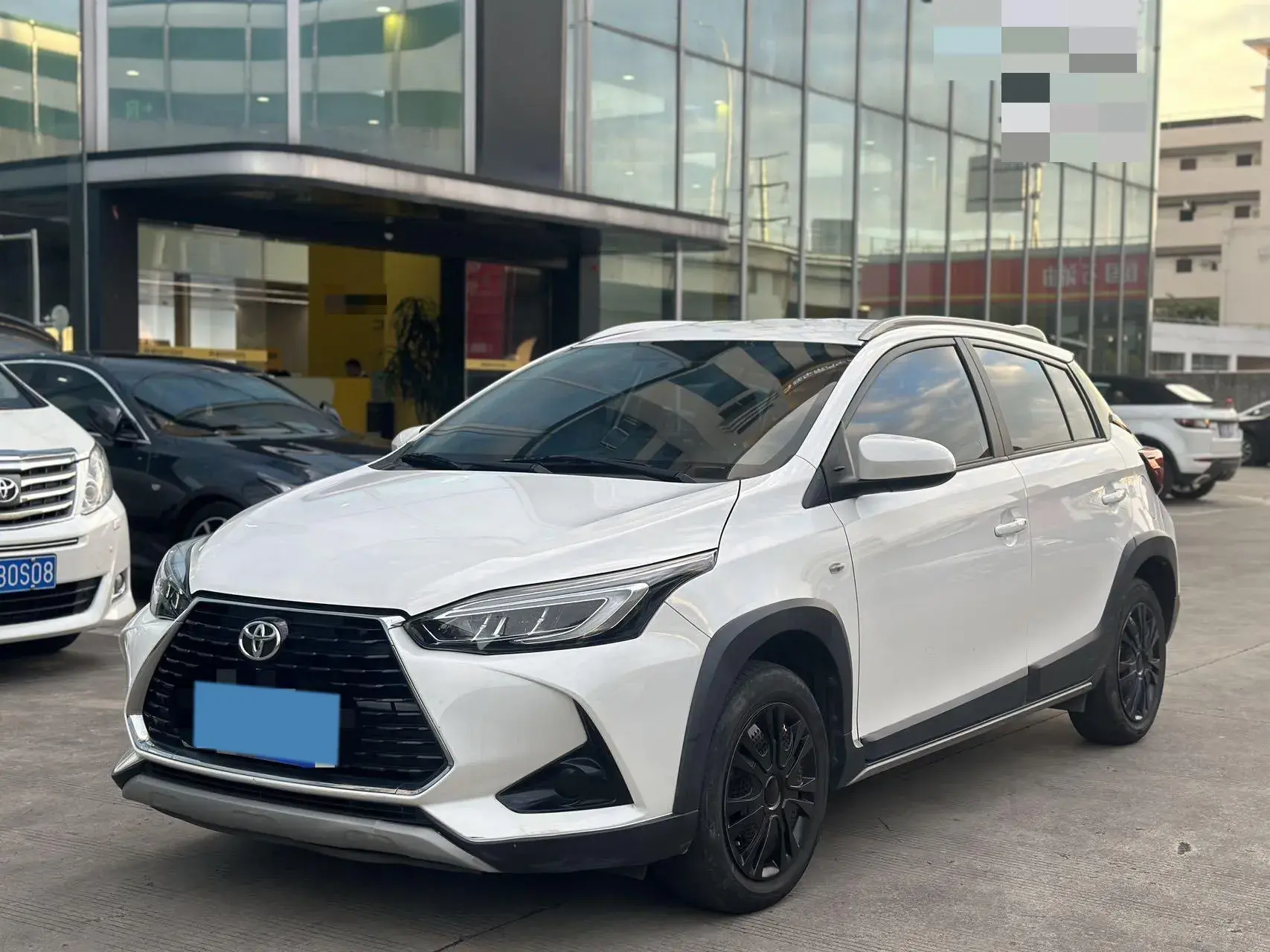 2022 TOYOTA YARIS view 1