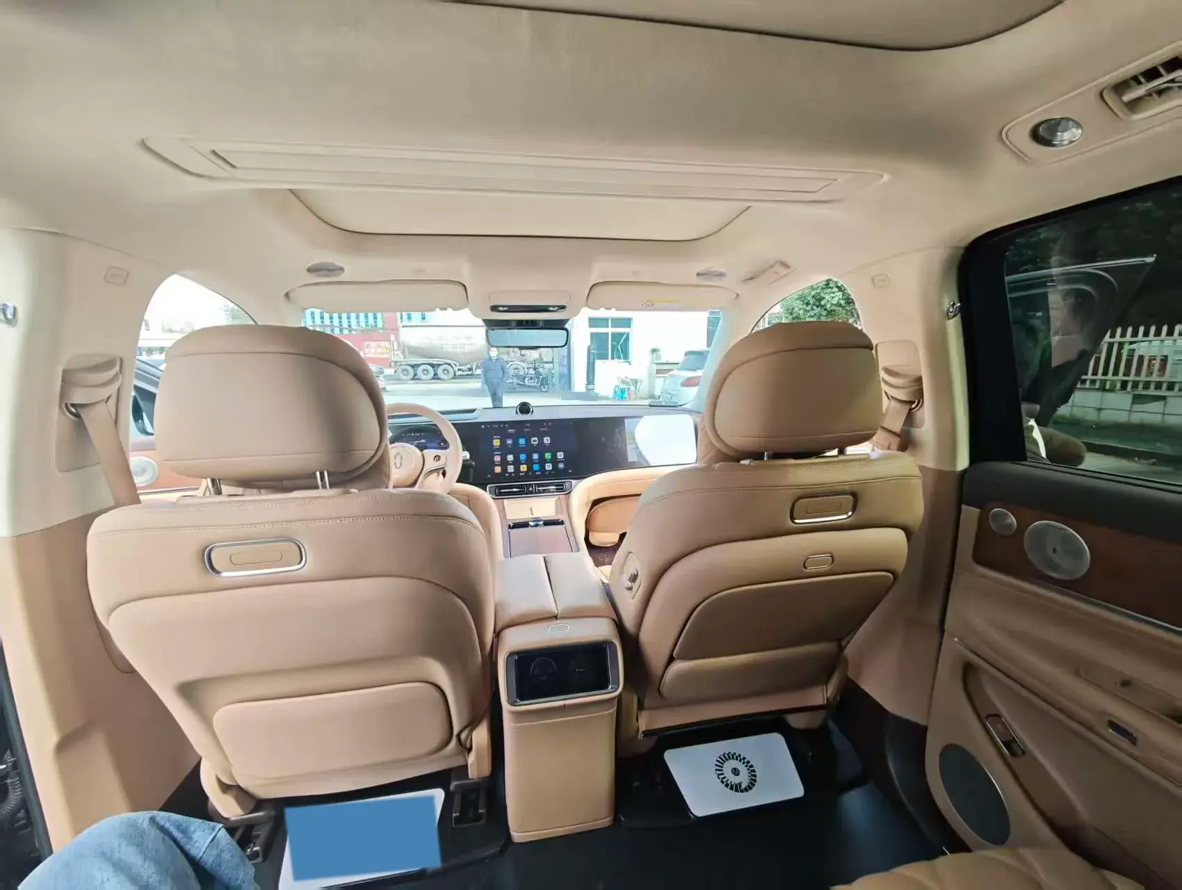 2025 AITO AITO thumbnail 4