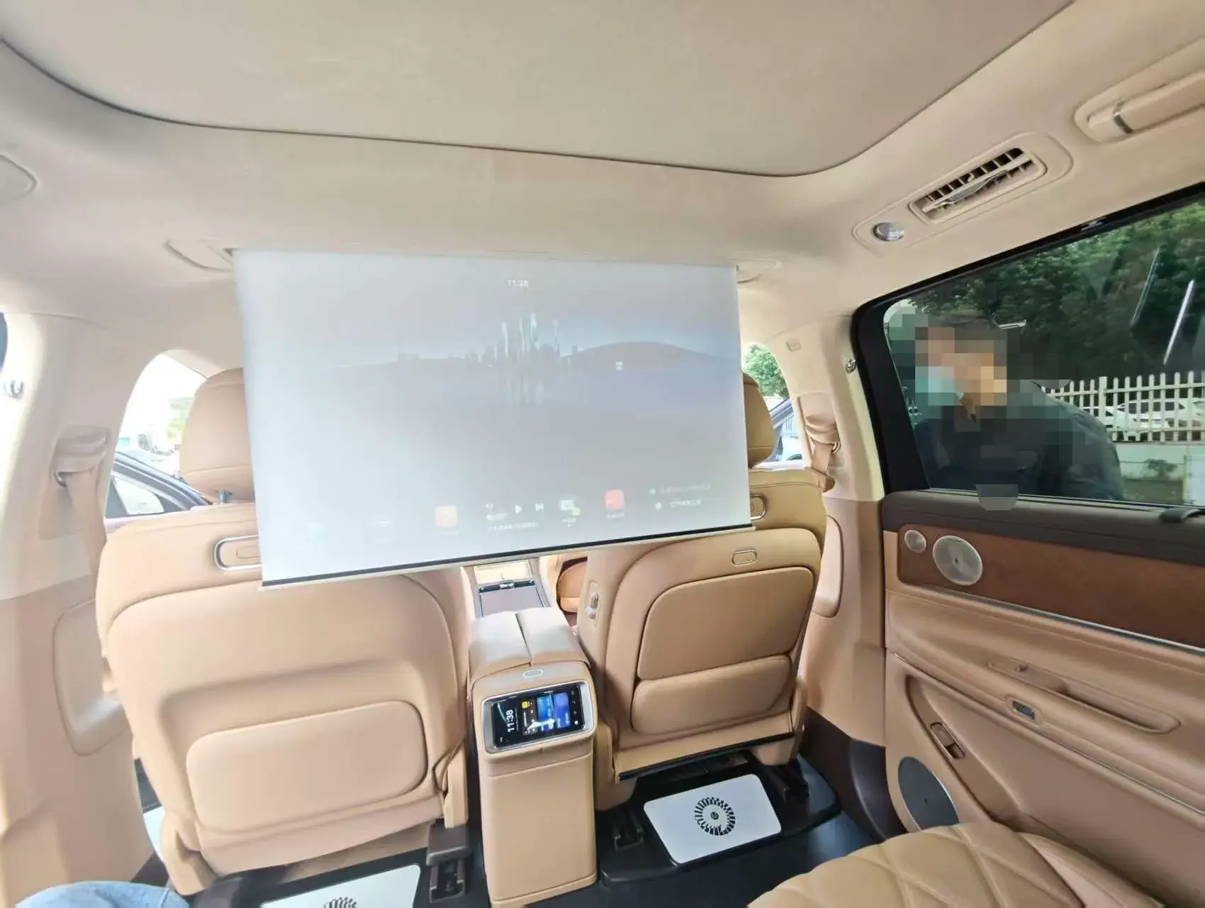 2025 AITO AITO thumbnail 3