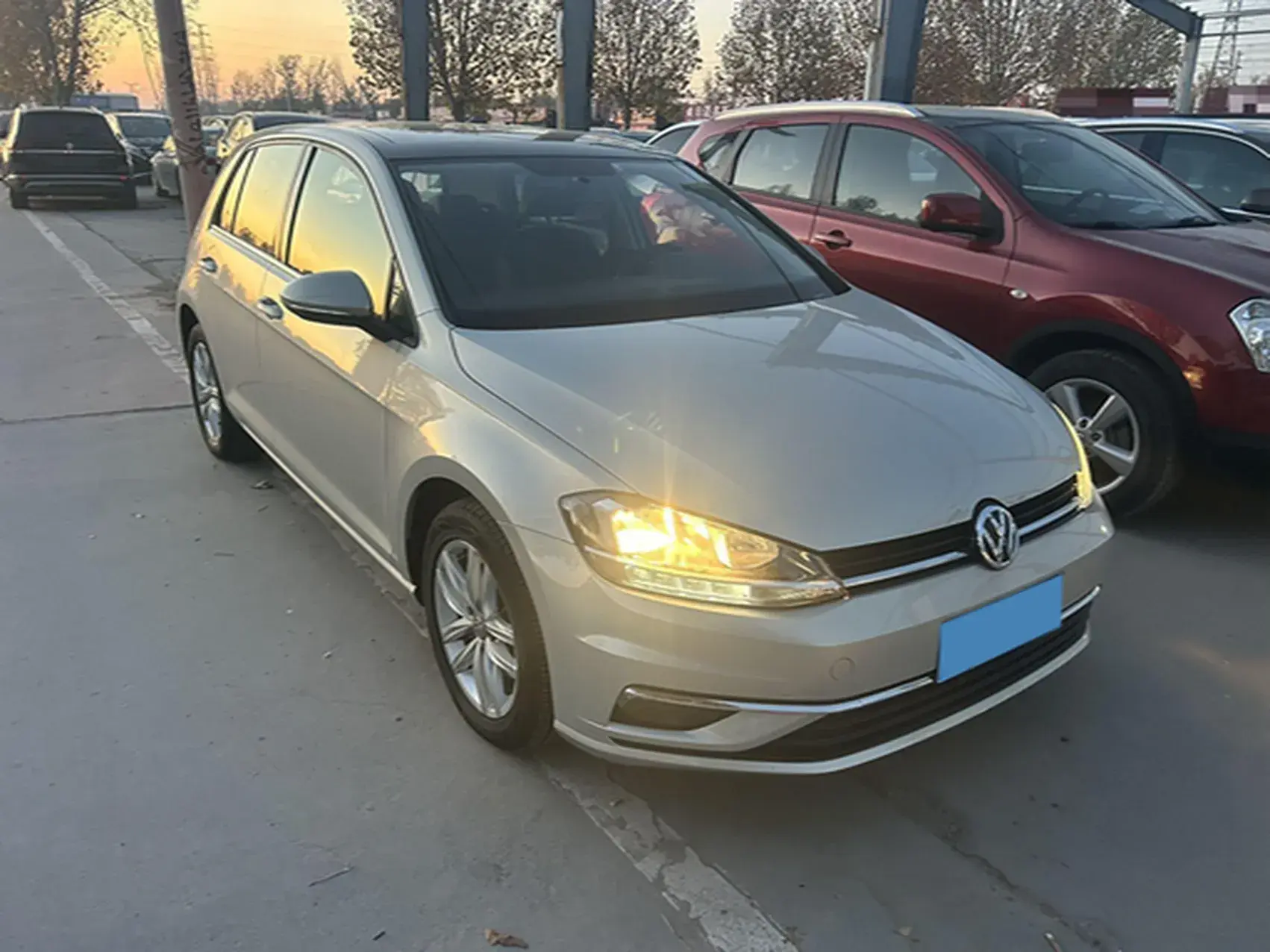 2018 VOLKSWAGEN GOLF thumbnail 3