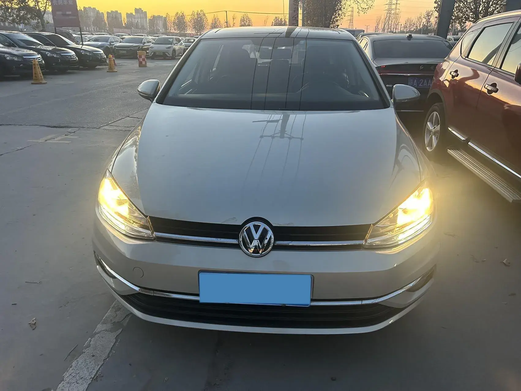 2018 VOLKSWAGEN GOLF thumbnail 2