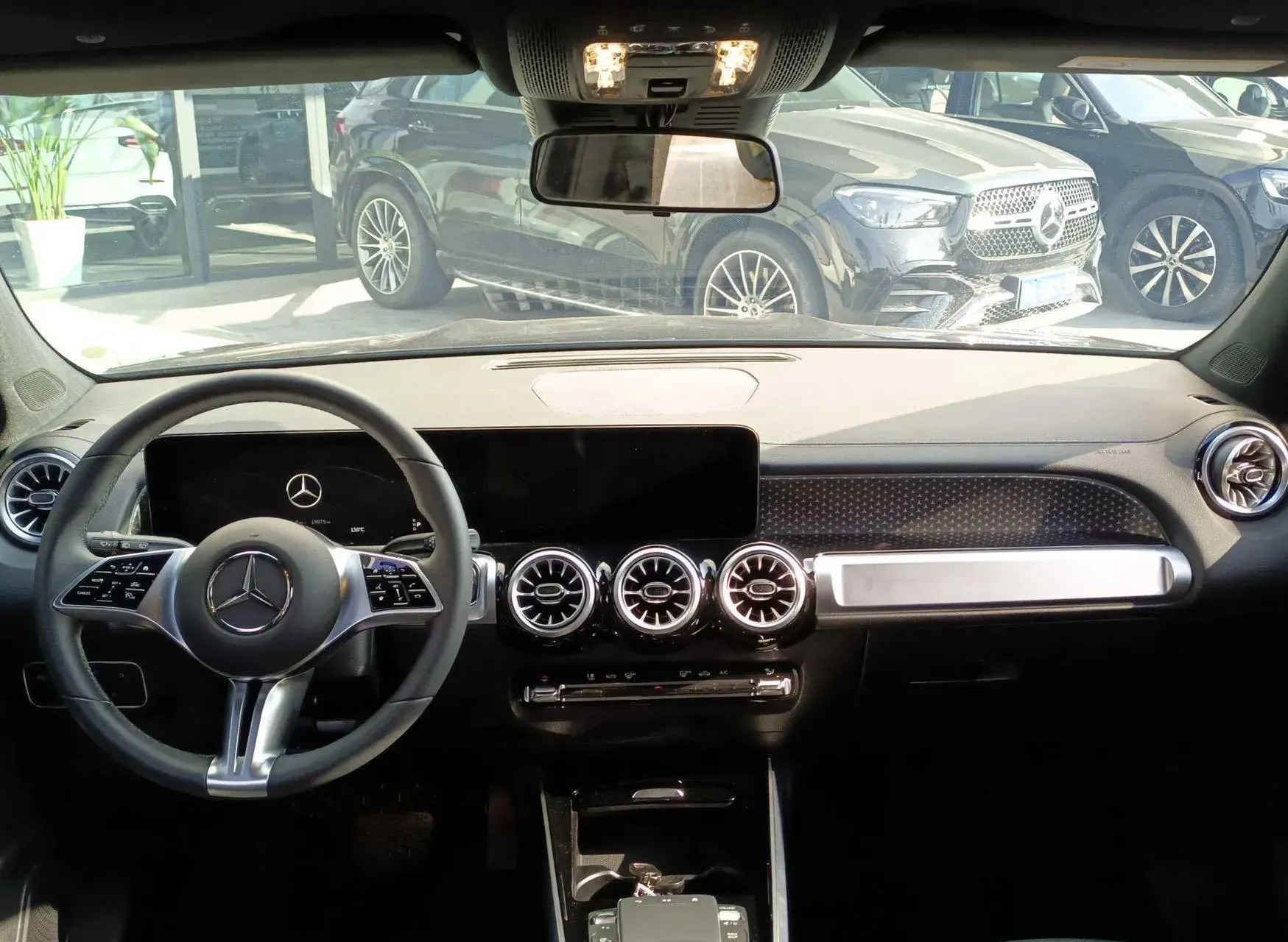 2024 MERCEDES-BENZ GLB thumbnail 2