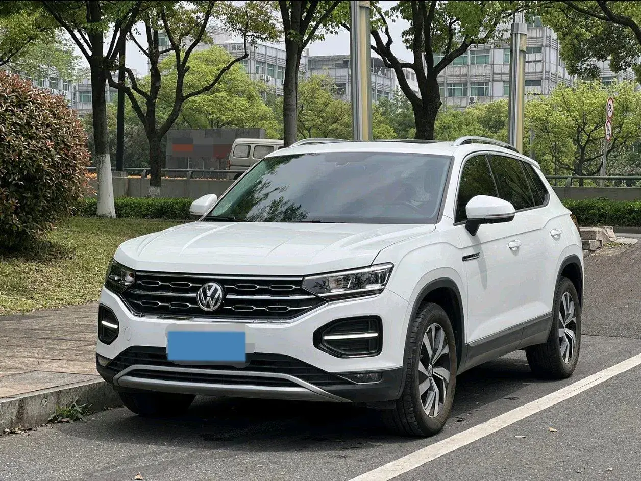 2022 VOLKSWAGEN TAYRON view 1