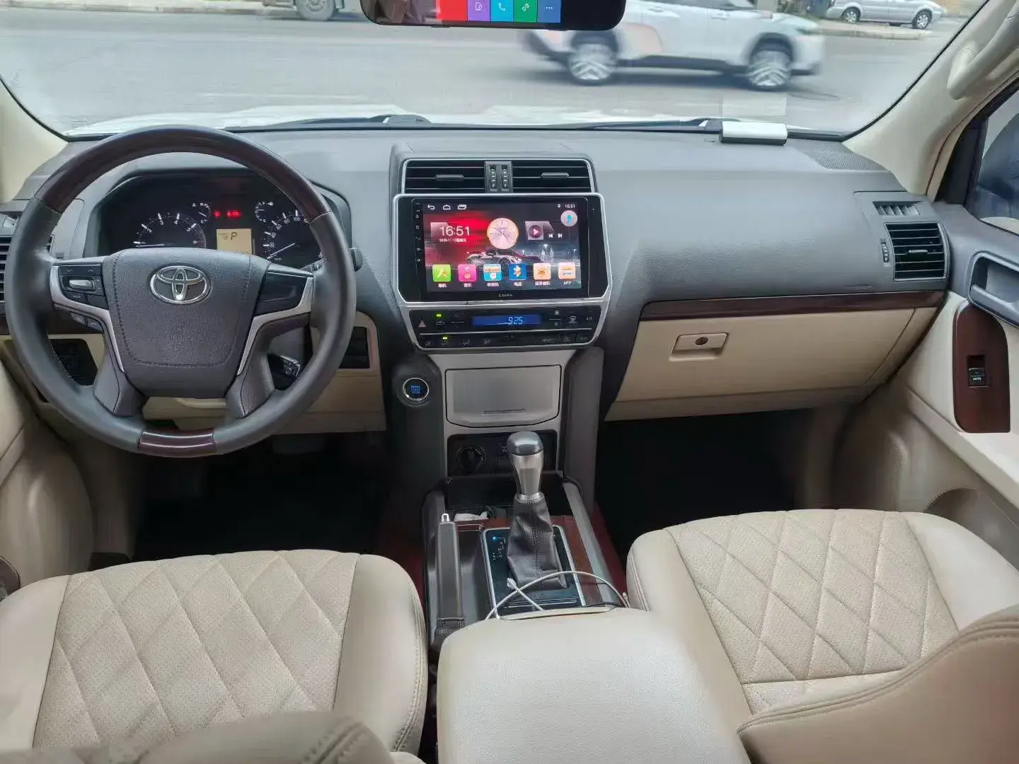 2019 TOYOTA LAND thumbnail 3