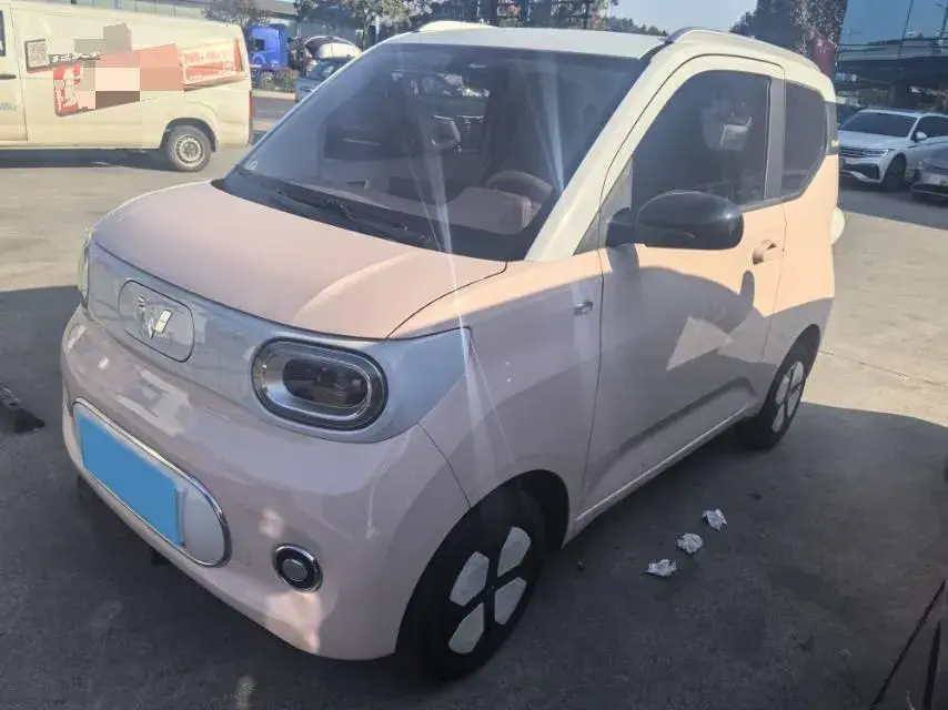 2024 WULING HONGGUANG view 1