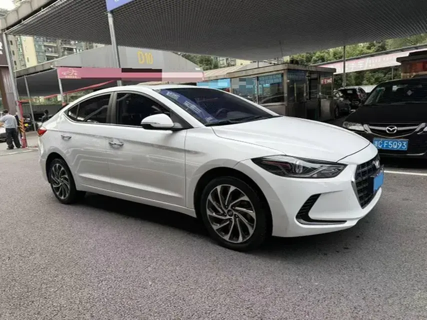 2020 HYUNDAI ELANTRA thumbnail 3