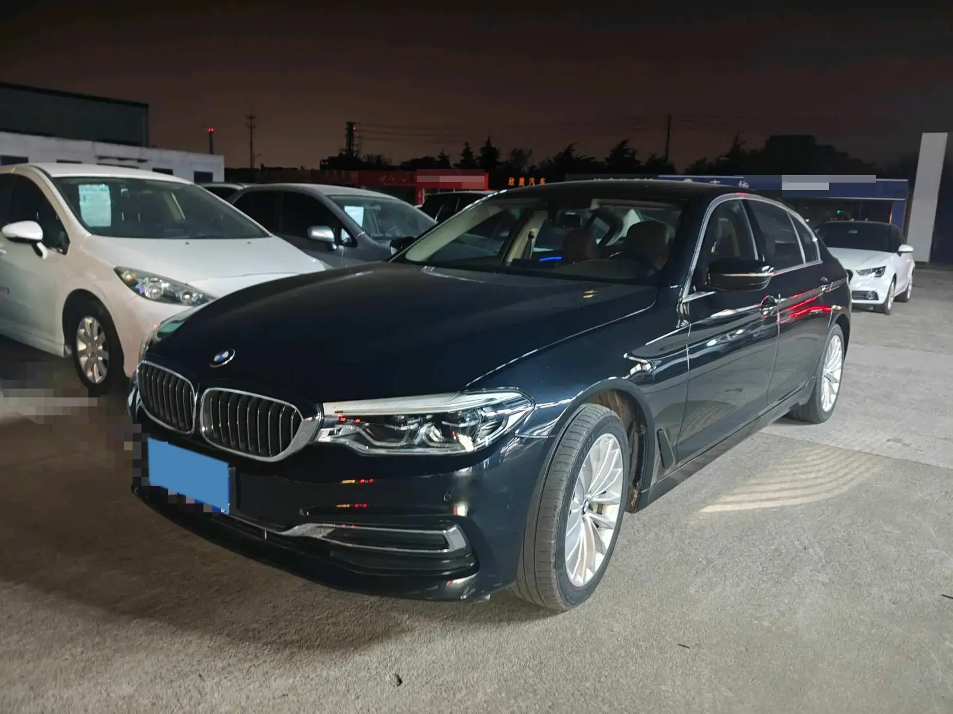 2020 BMW 5 view 1