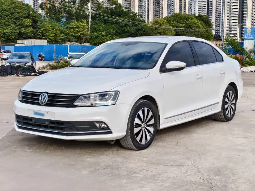 2018 VOLKSWAGEN SAGITAR view 1