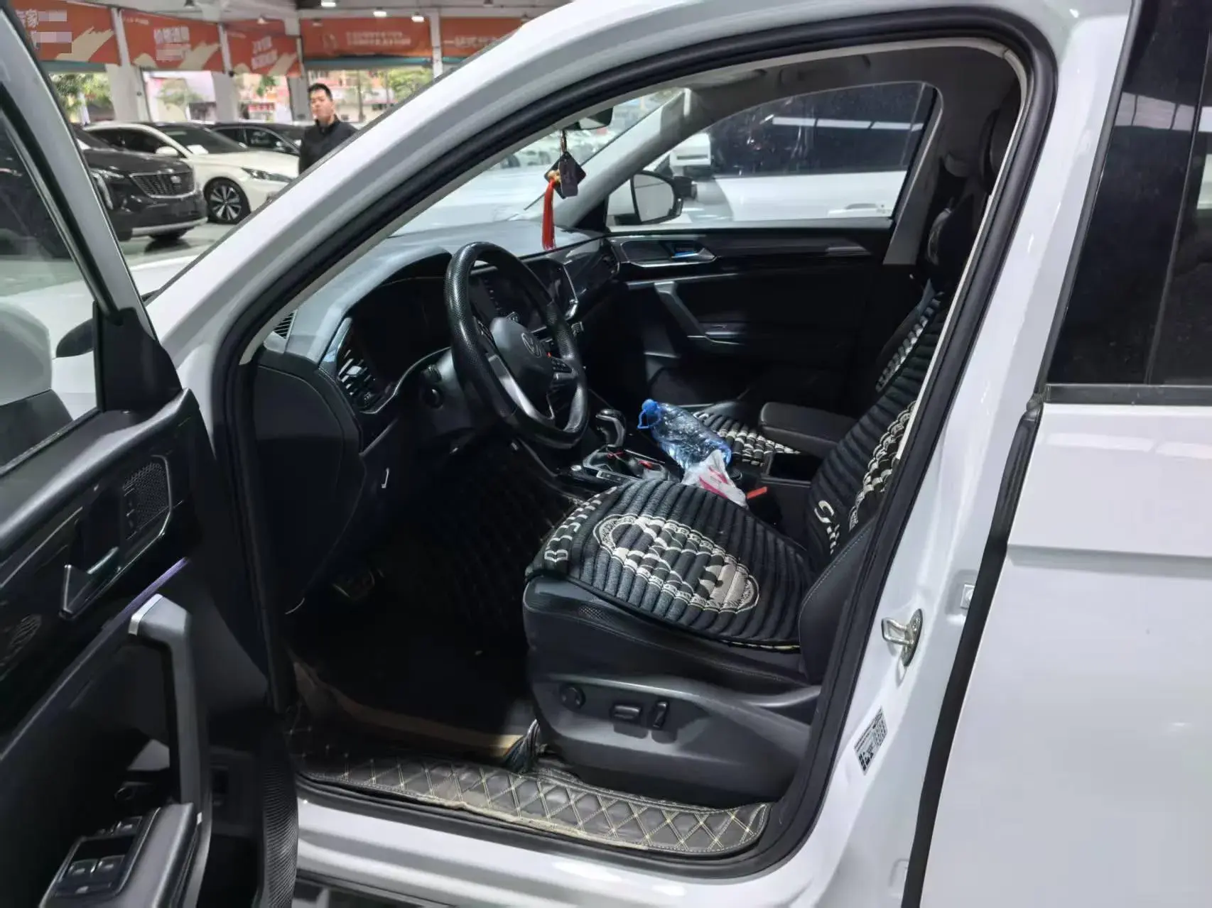 2020 VOLKSWAGEN TAYRON thumbnail 2