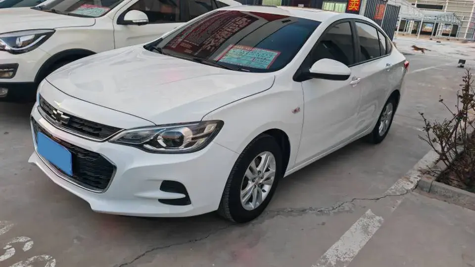 2019 CHEVROLET CAVALIER view 1
