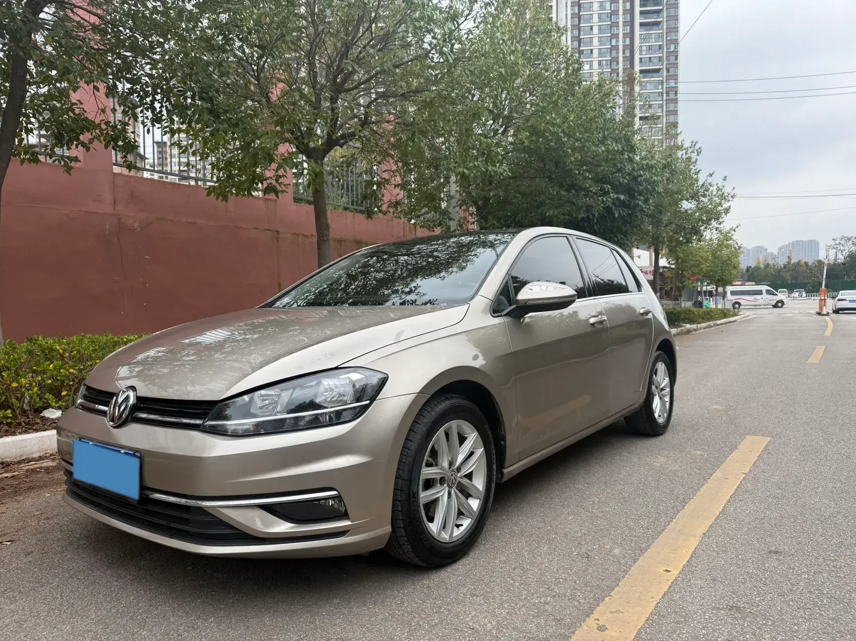 2018 VOLKSWAGEN GOLF view 1