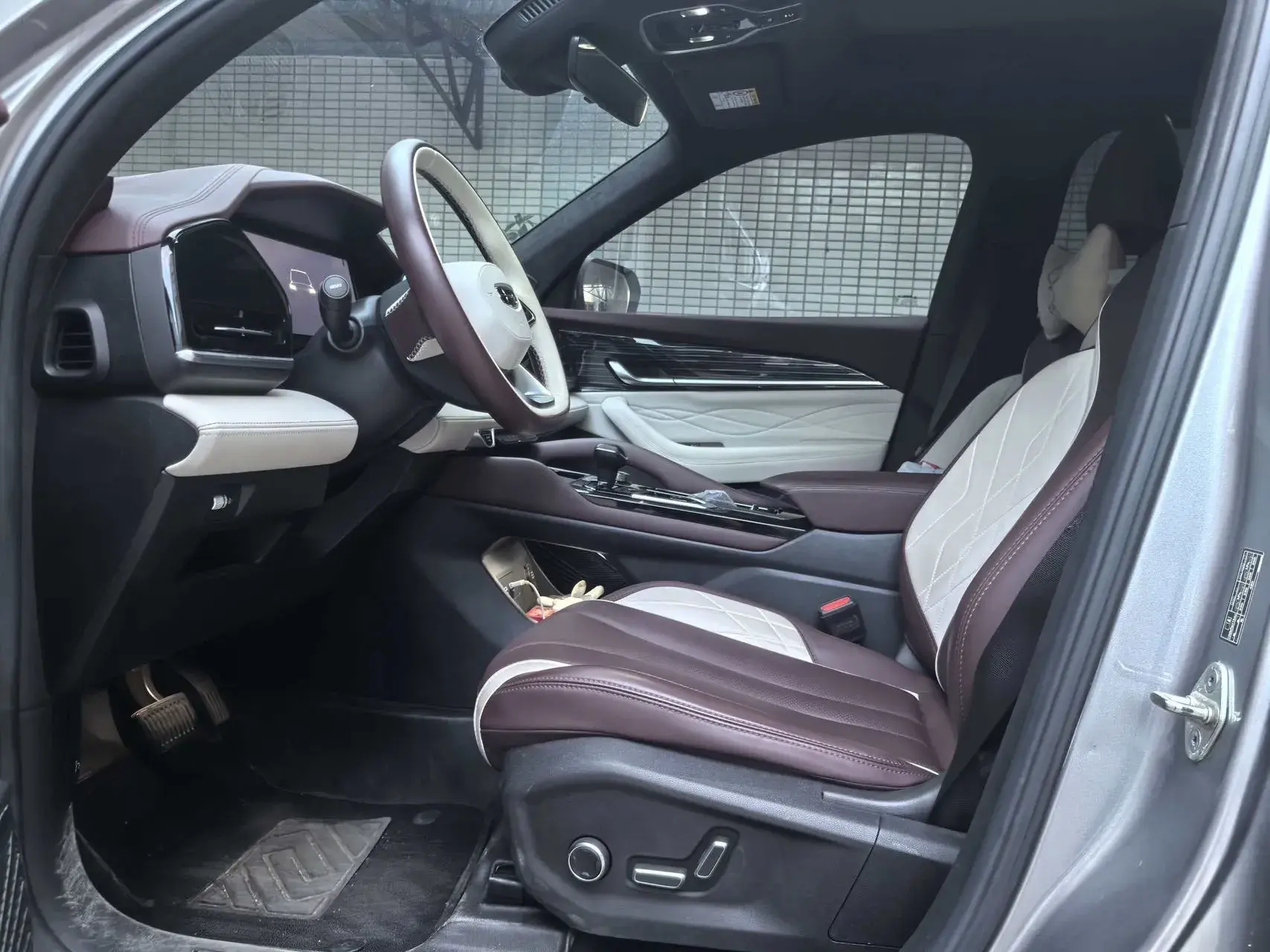 2024 GEELY MONJARO thumbnail 3