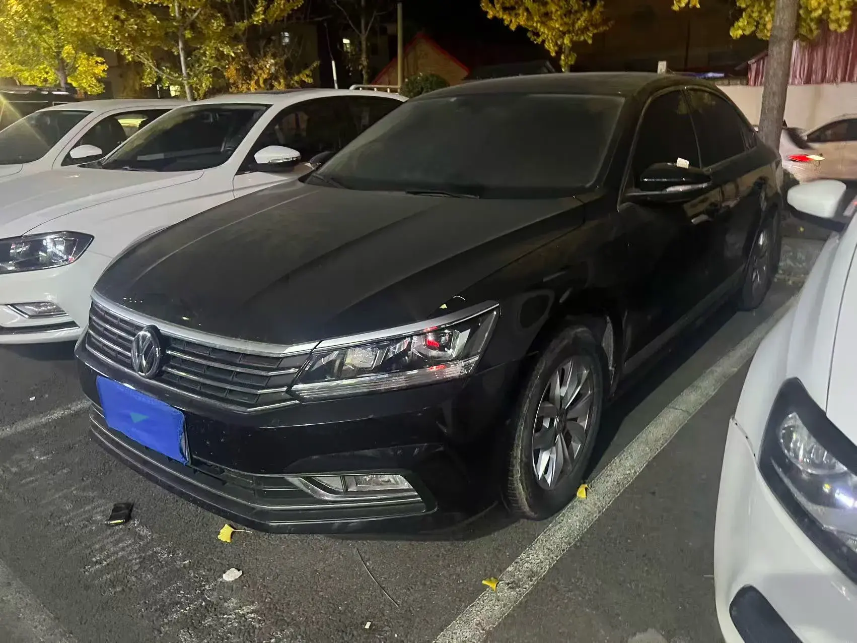 2017 VOLKSWAGEN PASSAT view 1