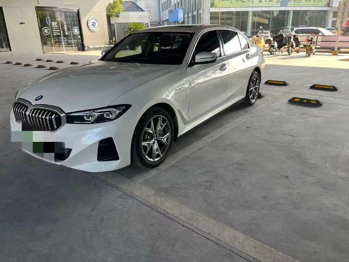 2025 BMW i3 BEV 70KWH