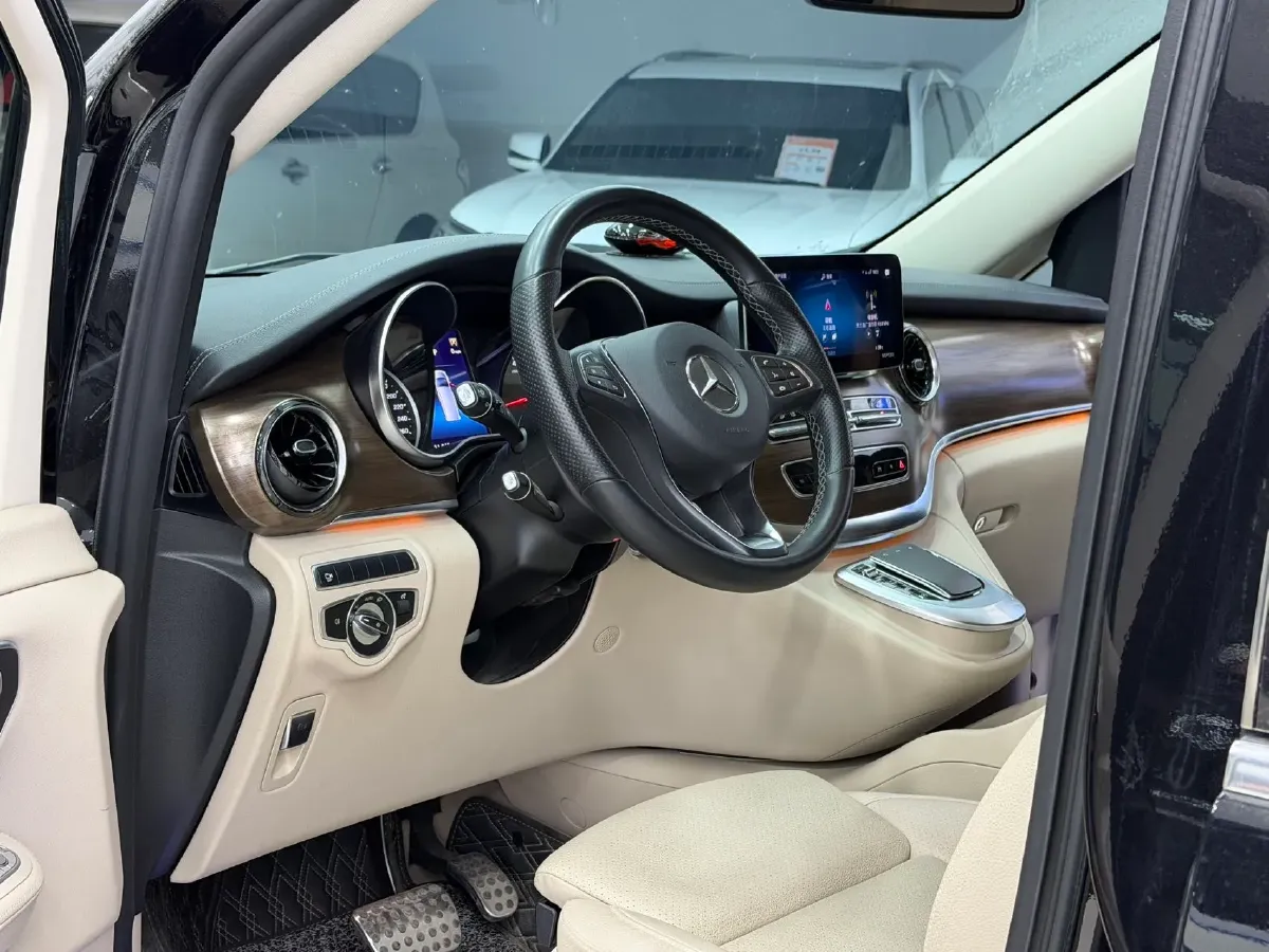 2022 Mercedes-Benz V Class 2.0T 211HP L4 9AT,autocango,china used car exporter,china ev exporter,chinese used car exporter,chinese used ev exporter