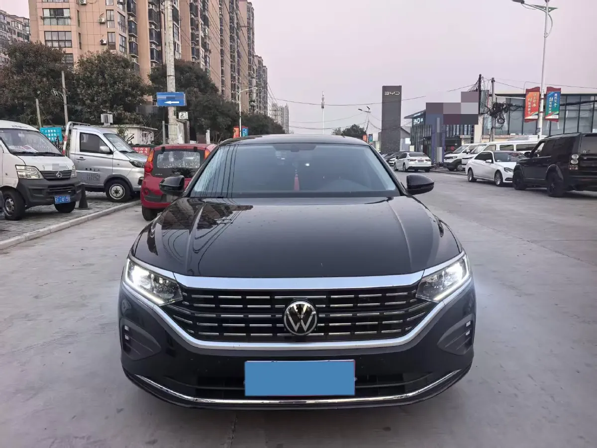 2025 Volkswagen Passat 2.0T 220HP L4 7DCT,autocango,china used car exporter,china ev exporter,chinese used car exporter,chinese used ev exporter