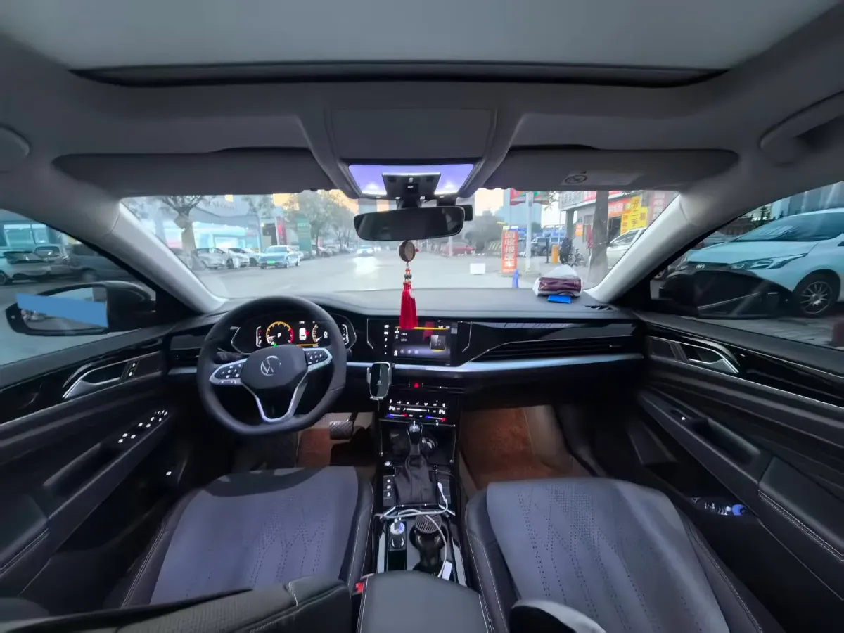 2025 Volkswagen Passat 2.0T 220HP L4 7DCT,autocango,china used car exporter,china ev exporter,chinese used car exporter,chinese used ev exporter