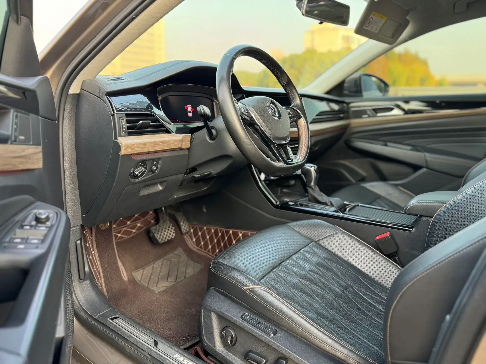 2019 VOLKSWAGEN PASSAT thumbnail 4