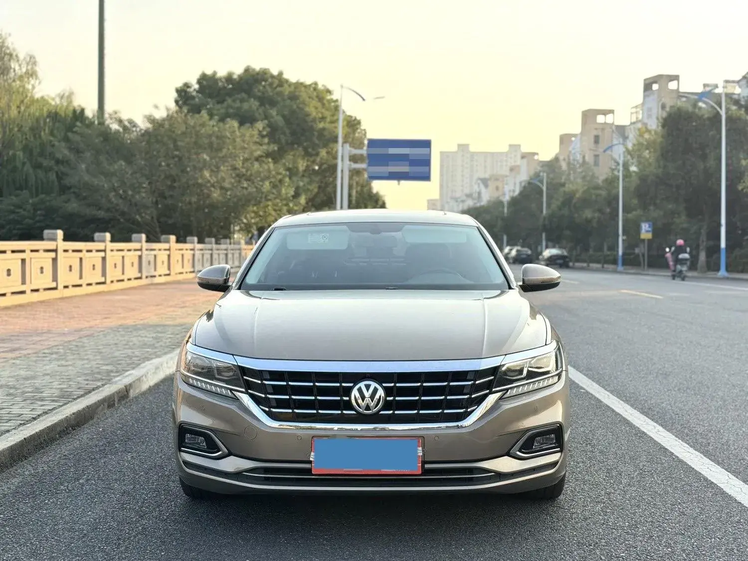 2019 VOLKSWAGEN PASSAT thumbnail 2