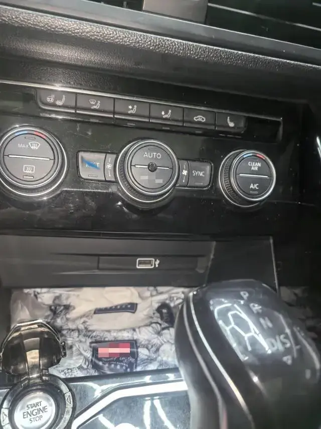 2019 VOLKSWAGEN TAYRON thumbnail 4