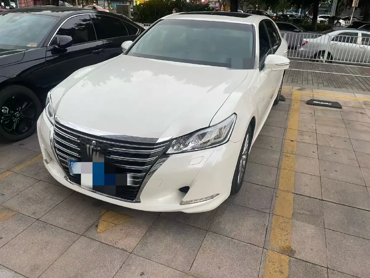 2017 Toyota Crown 2.0T 235HP L4 8AT