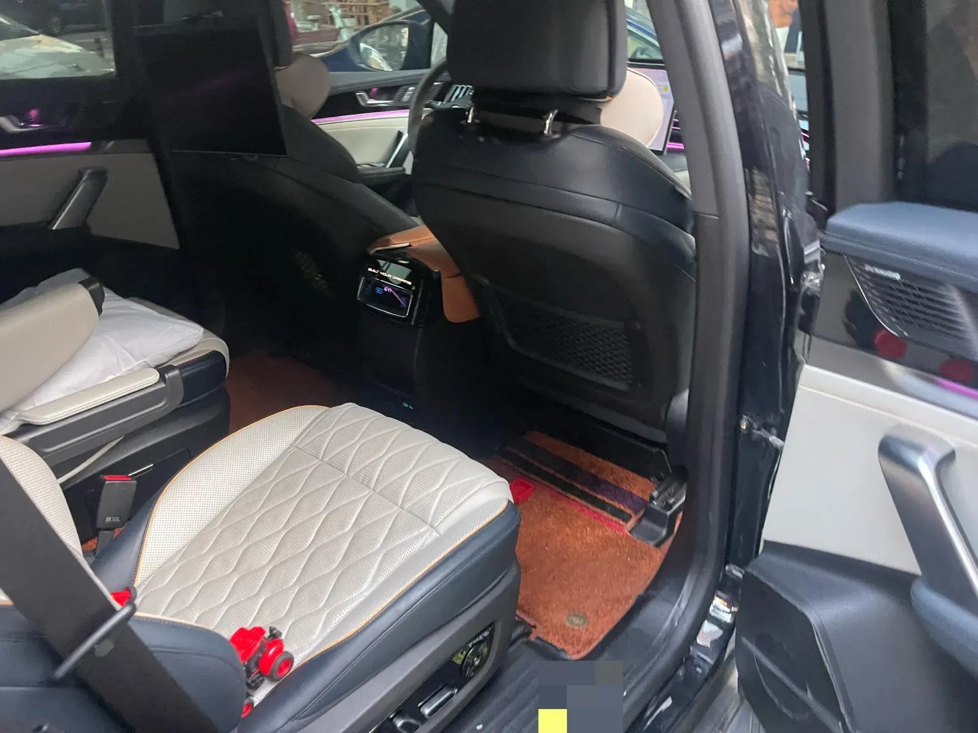 2022 BYD TANG thumbnail 4