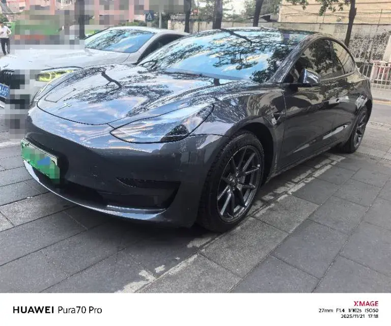 2022 TESLA MODEL view 1