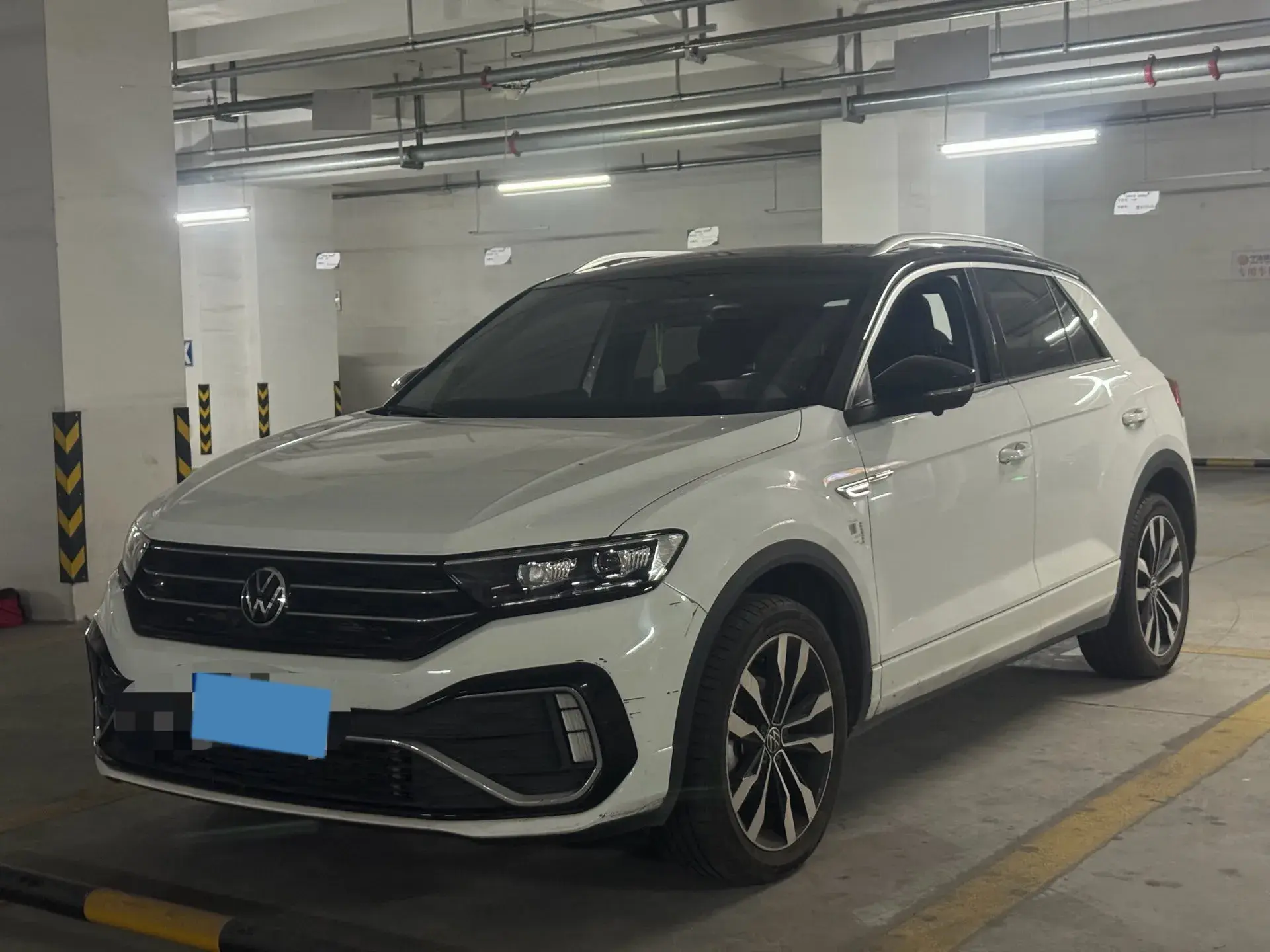 2022 VOLKSWAGEN T-ROC view 1