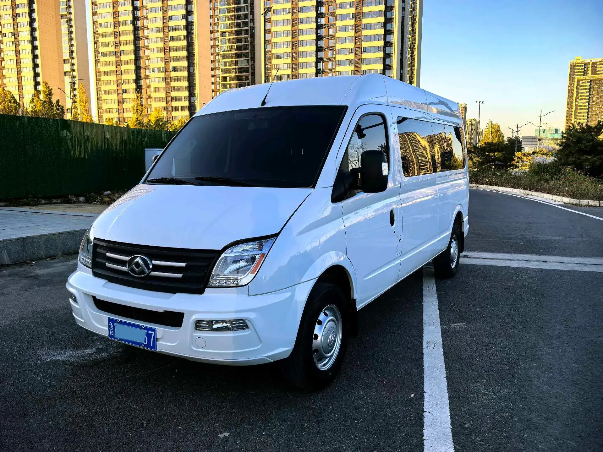 2021 MAXUS XINTU view 1