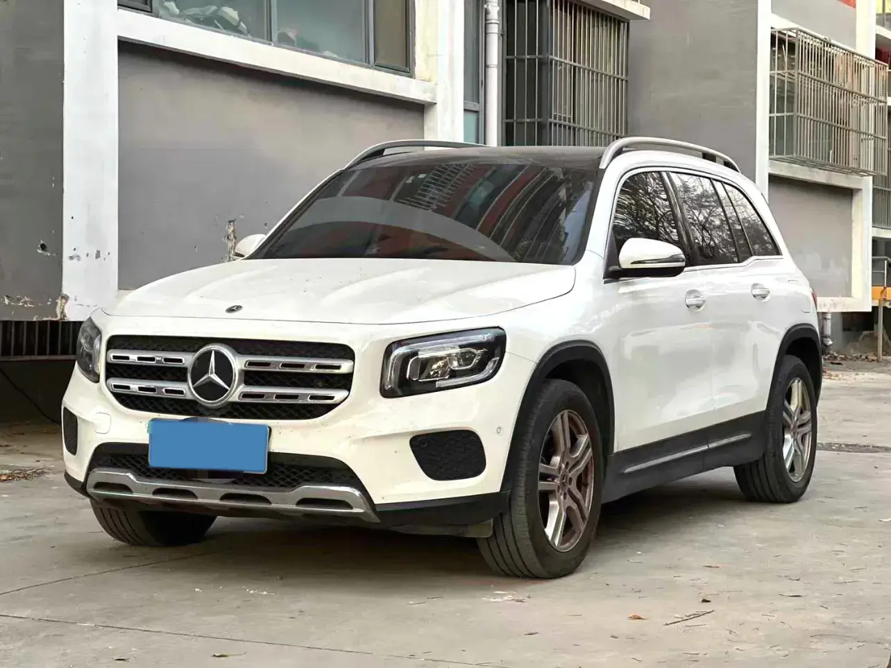 2021 MERCEDES-BENZ GLB view 1