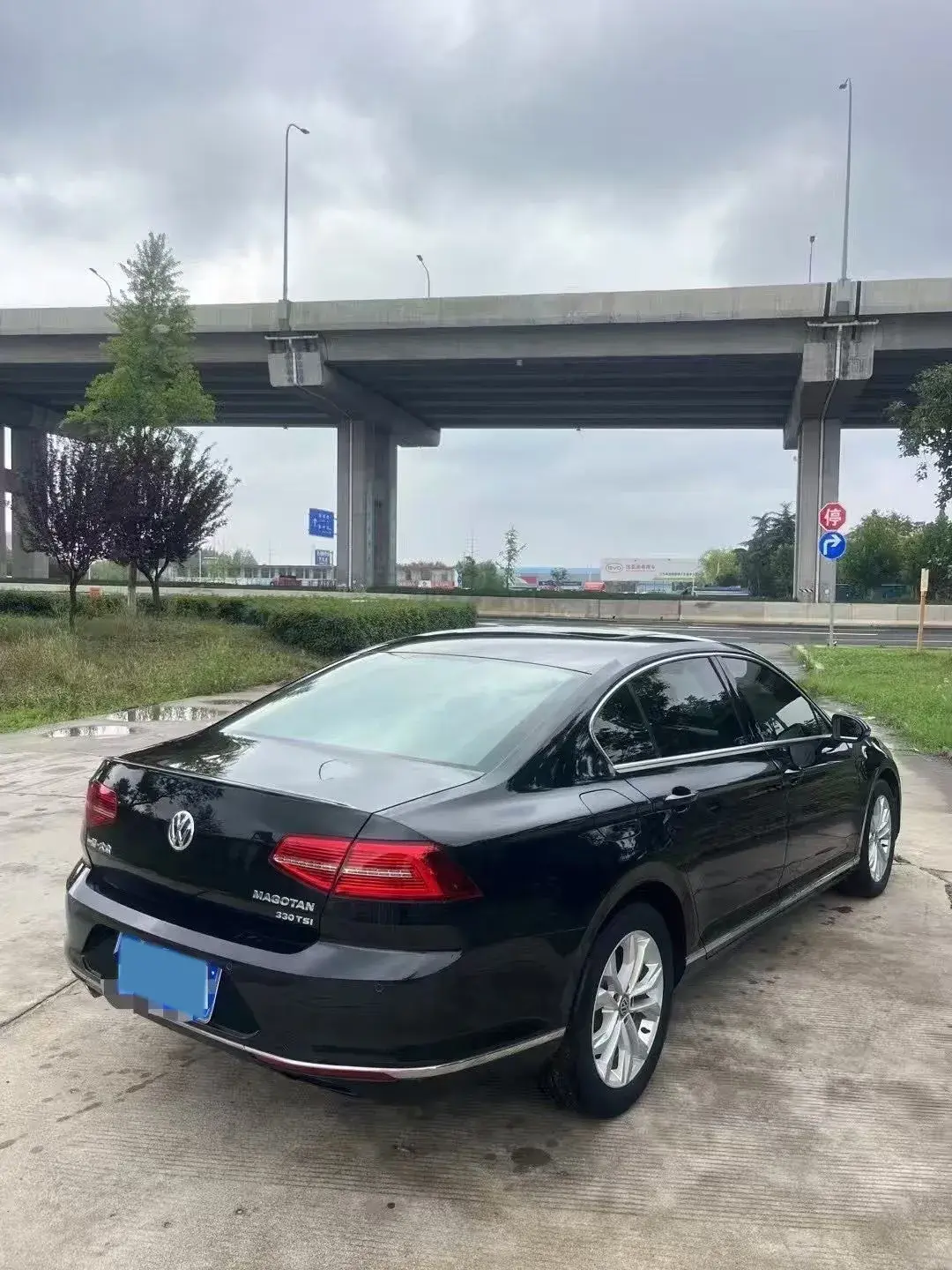 2017 VOLKSWAGEN MAGOTAN thumbnail 2