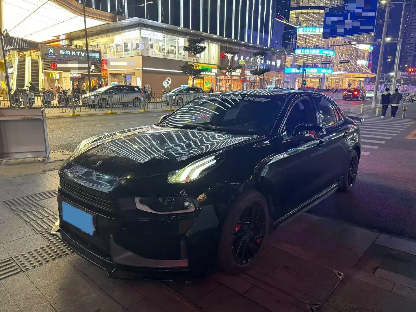 2022 LYNK&CO 03 view 1