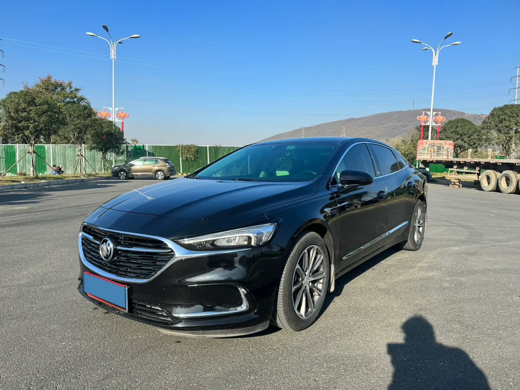 2021 BUICK LARCOSSE view 1