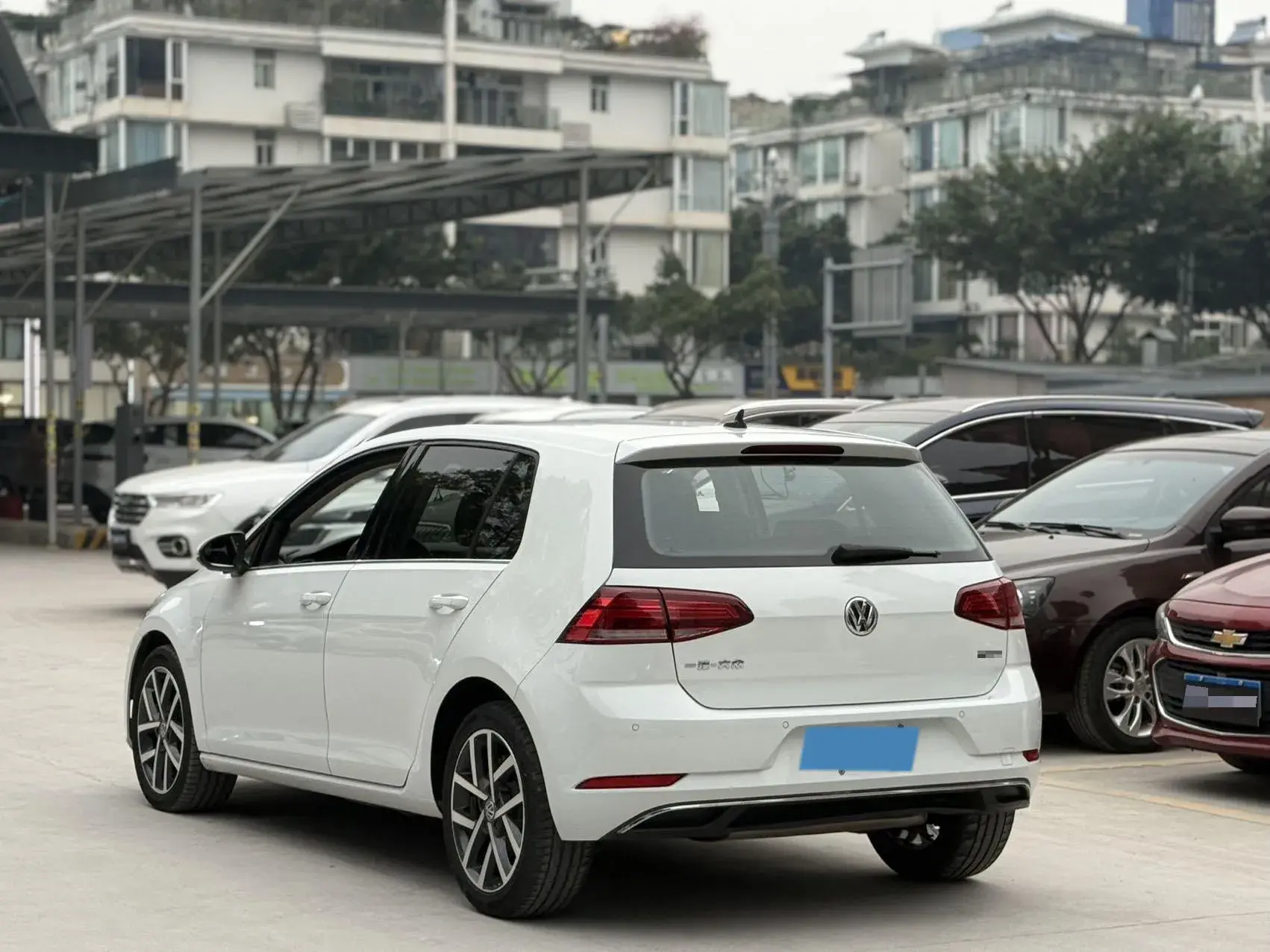 2020 VOLKSWAGEN GOLF thumbnail 4