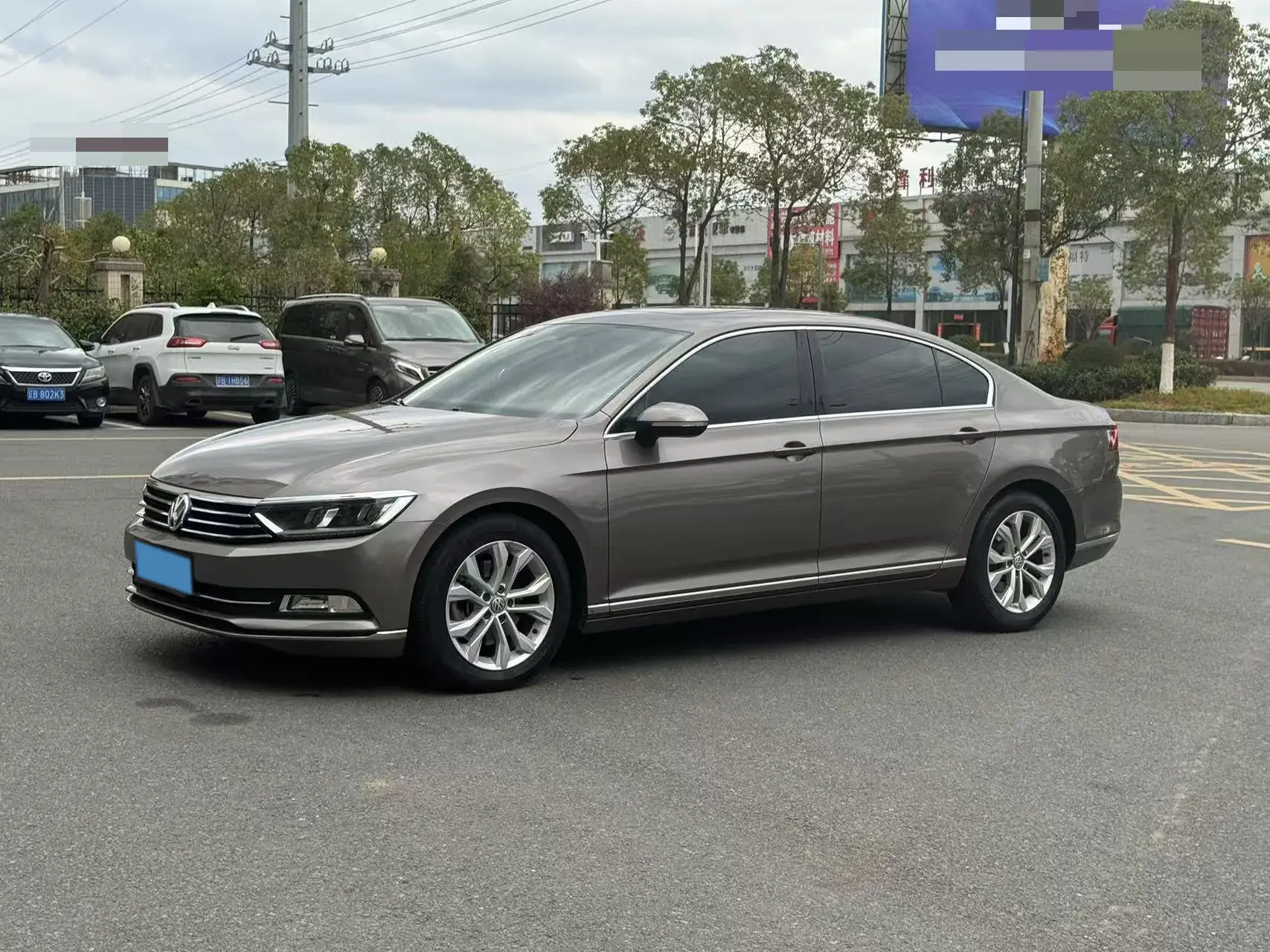 2018 VOLKSWAGEN MAGOTAN view 1