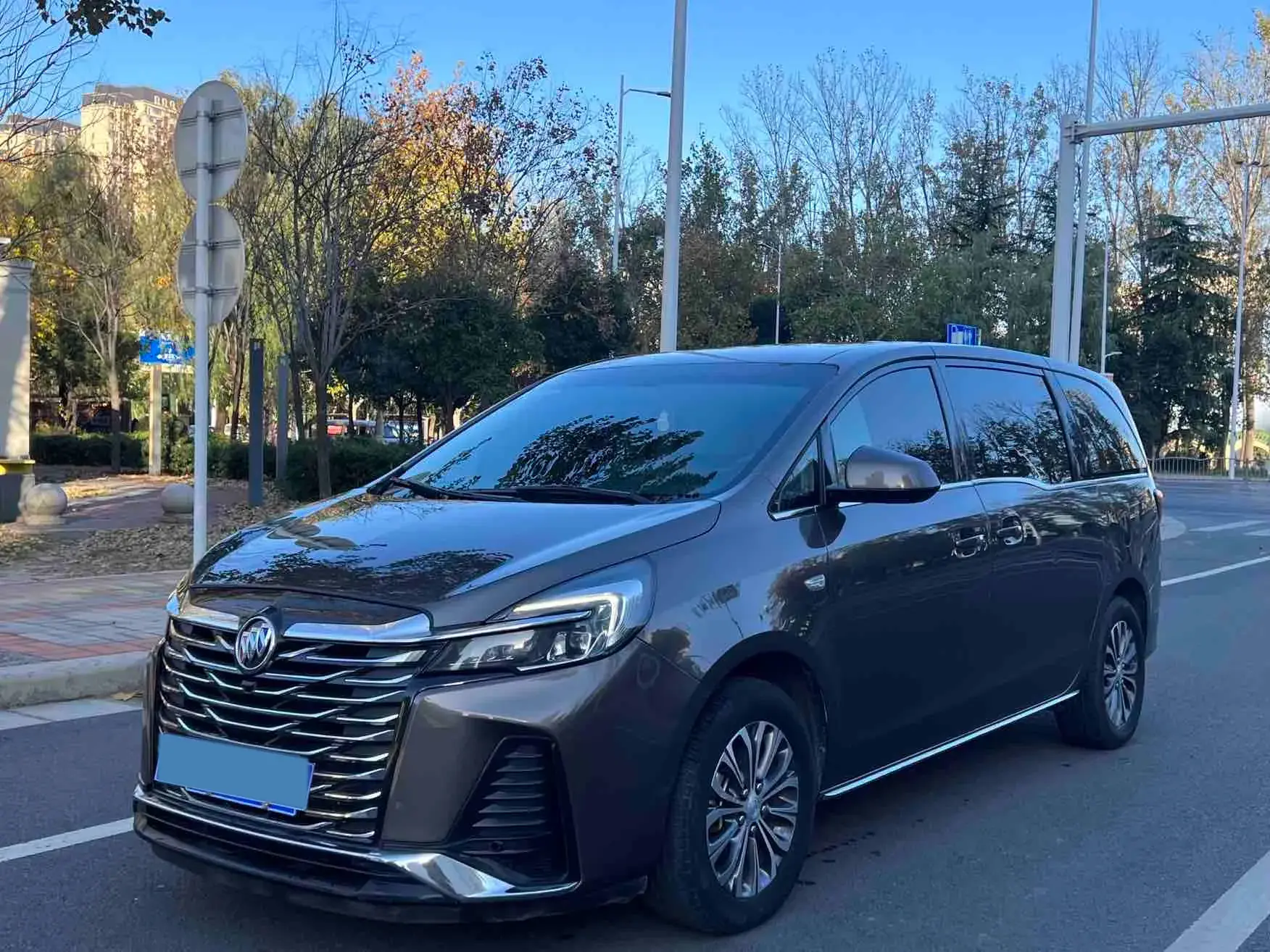 2023 BUICK GL8 view 1