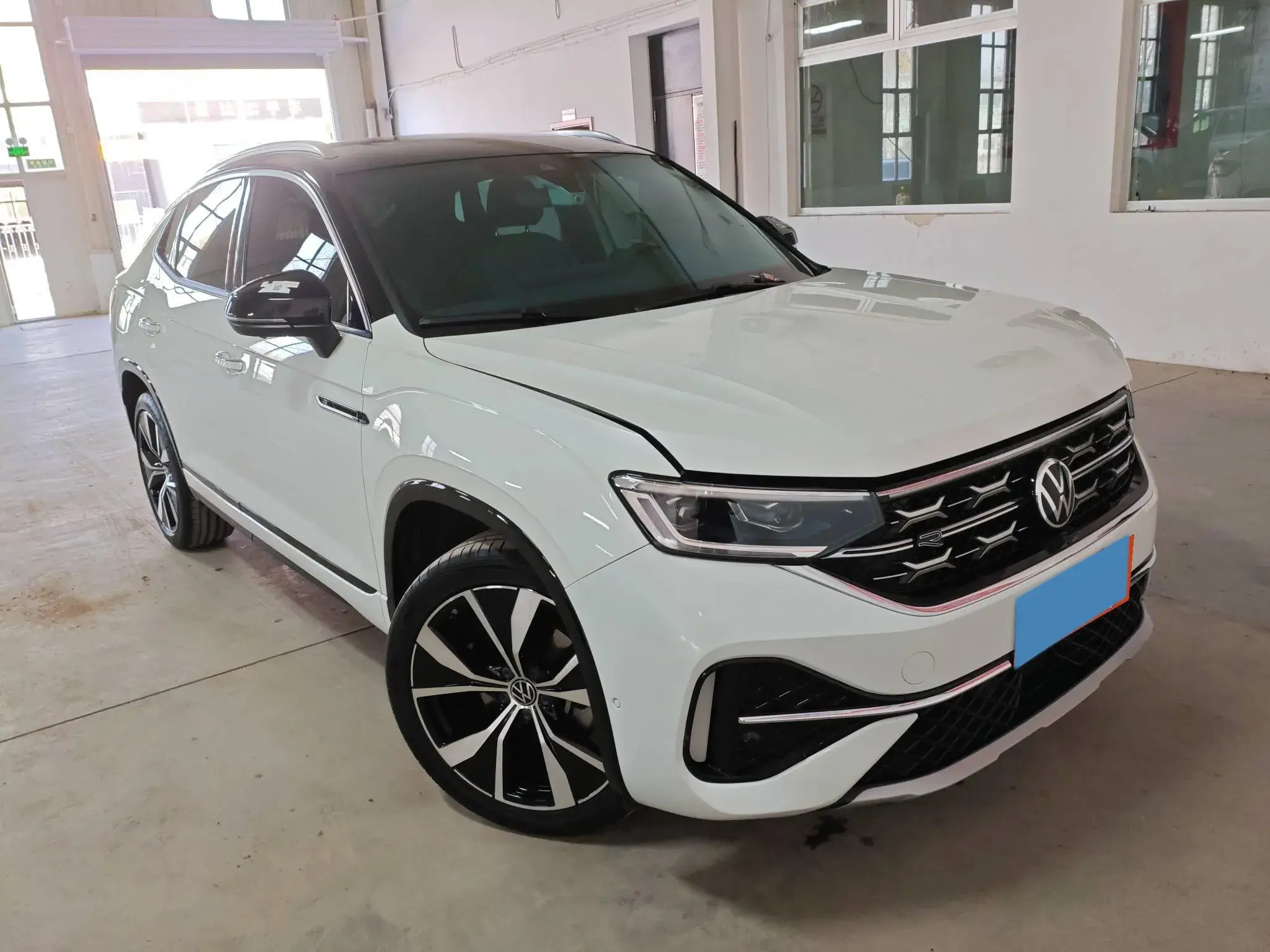 2023 VOLKSWAGEN TAYRON thumbnail 2