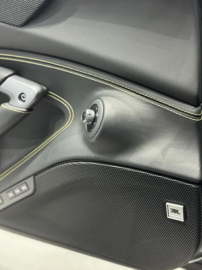 2019 Ferrari F8 3.9T 720HP V8 7DCT,autocango,china used car exporter,china ev exporter,chinese used car exporter,chinese used ev exporter