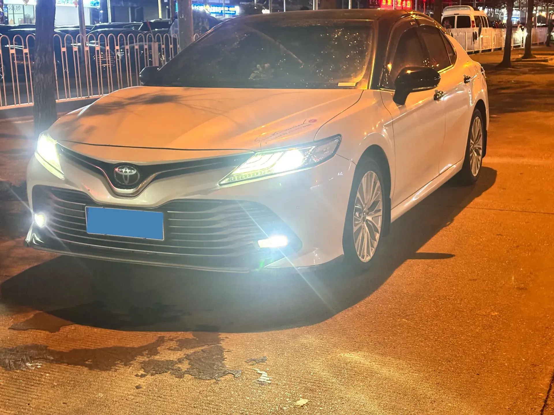 2019 TOYOTA CAMRY view 1