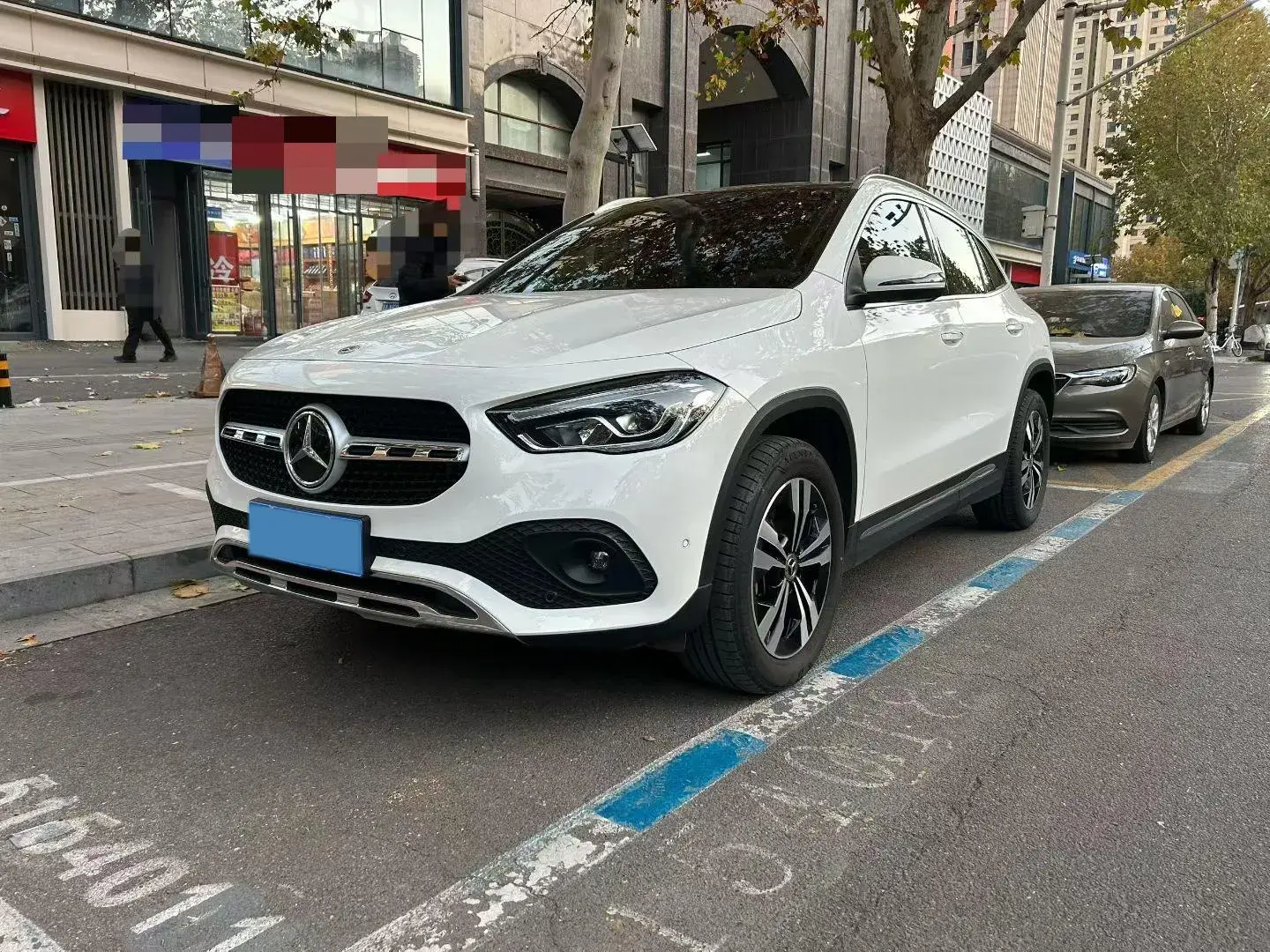 2020 MERCEDES-BENZ GLA view 1