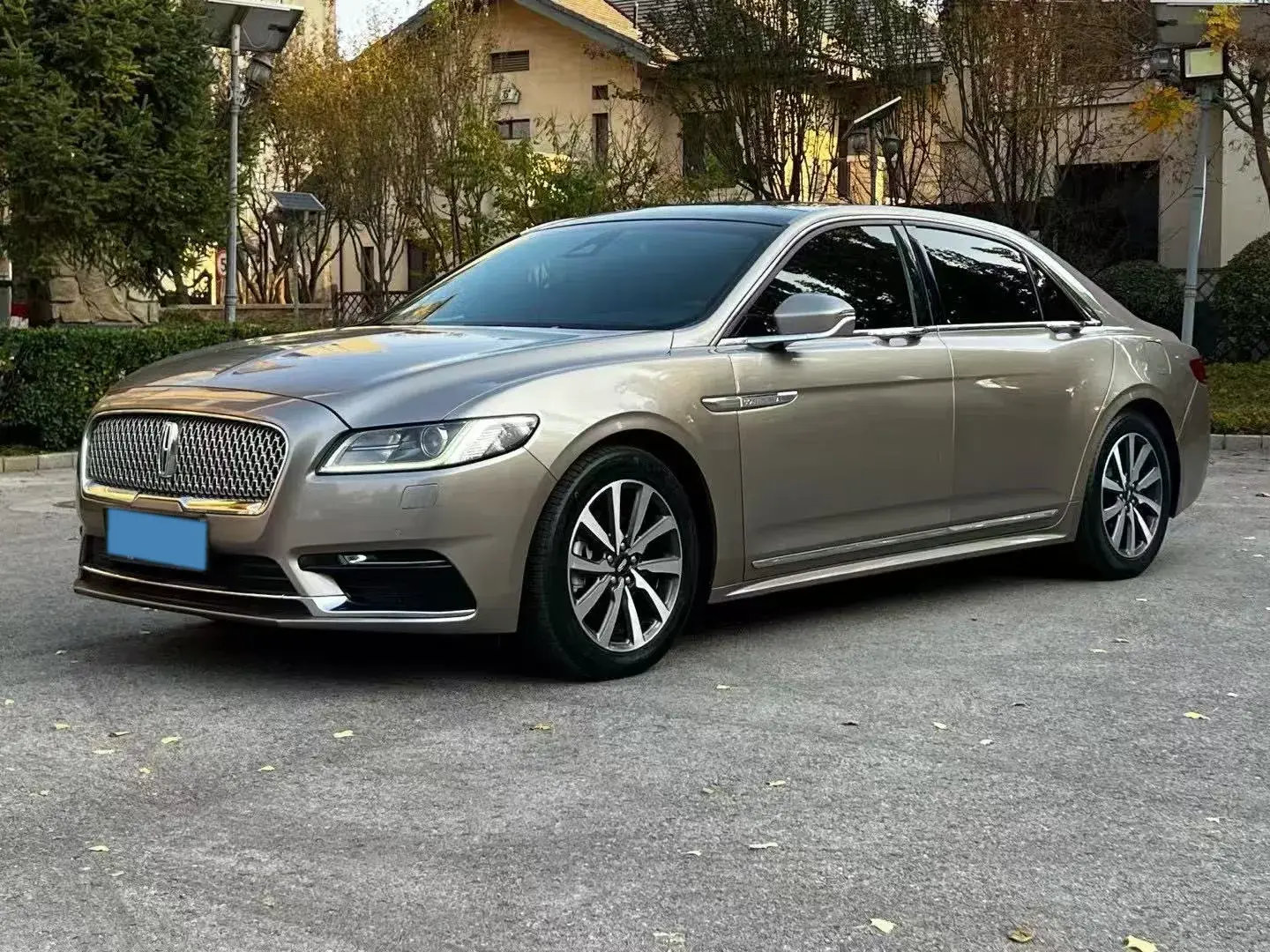 2019 LINCOLN CONTINENTAL view 1
